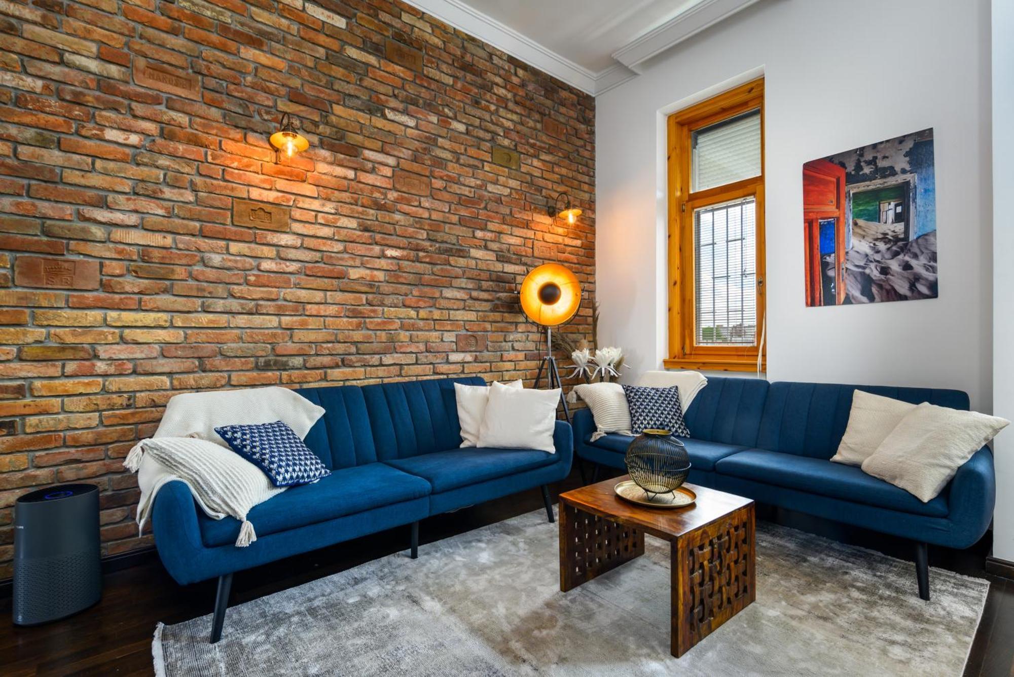 Апартаменты Rustic Downtown 106 M2 *